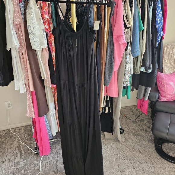 LOFT Black Sleeveless Dress - Picture 2 of 4